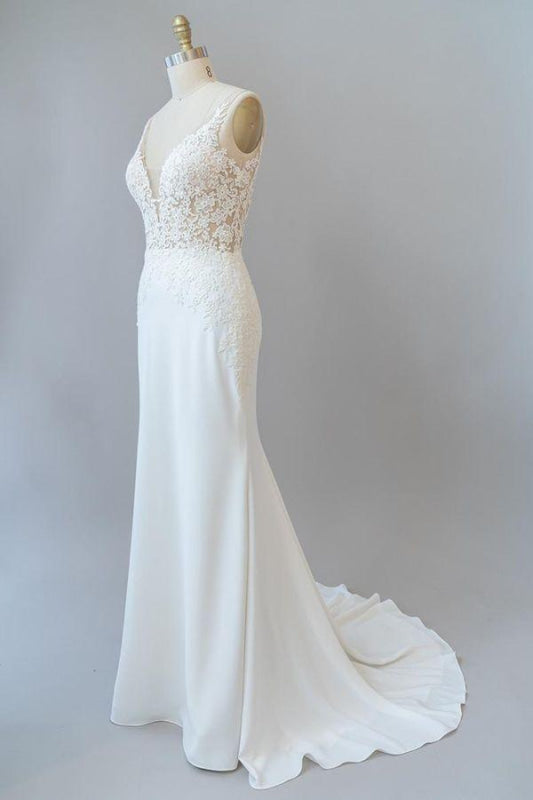 Elegant Lace Mermaid Wedding Dress Floor Length Bridal Gown with Sleeves