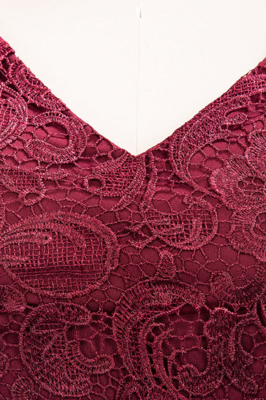 Elegant Lace Open-Back Burgundy Bridesmaid Dresses