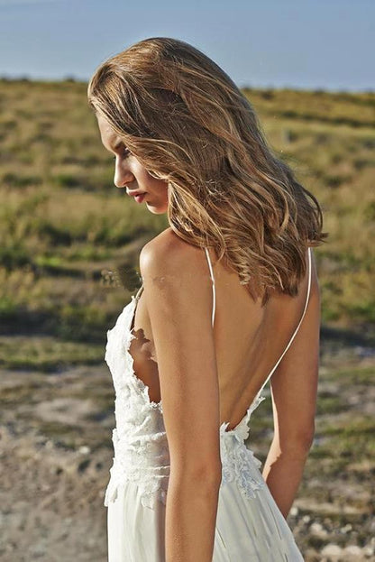Elegant Lace Wedding Dress with Spaghetti-Straps