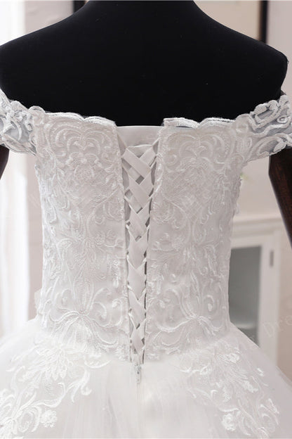 Elegant Off-the-shoulder Long Tulle Wedding Ball Gown Featuring Lace Appliques