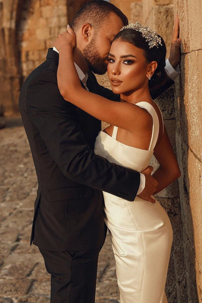 Ivory Sweetheart Wedding Dress Mermaid Satin Bridal Dress Solid Color Simple With Slit