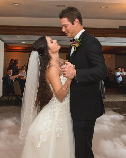 Elegant Sweetheart A-line Wedding Gown with Spaghetti Straps and Lace Tulle