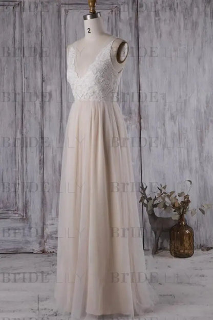 Elegant V-neck Lace A-line Wedding Dress Sleeveless