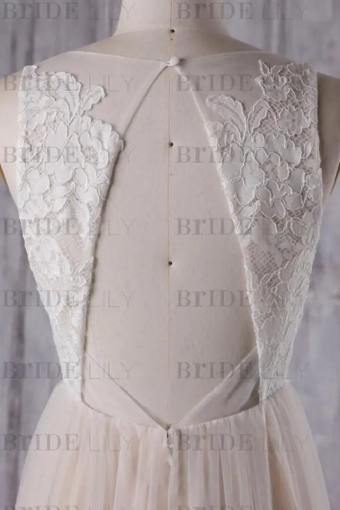 Elegant V-neck Lace A-line Wedding Dress Sleeveless