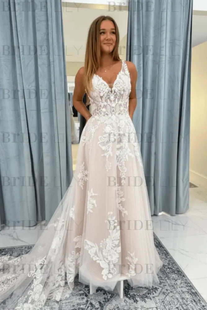 Elegant V-Neck Lace Aline Wedding Dress with Appliques