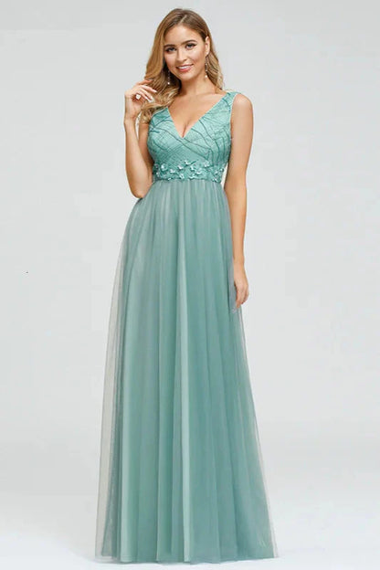Elegant V-Neck Sleeveless Long Evening Gowns Tulle With Appliques
