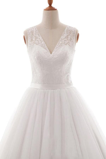 Eye-catching V-neck Tulle A-line Wedding Dress