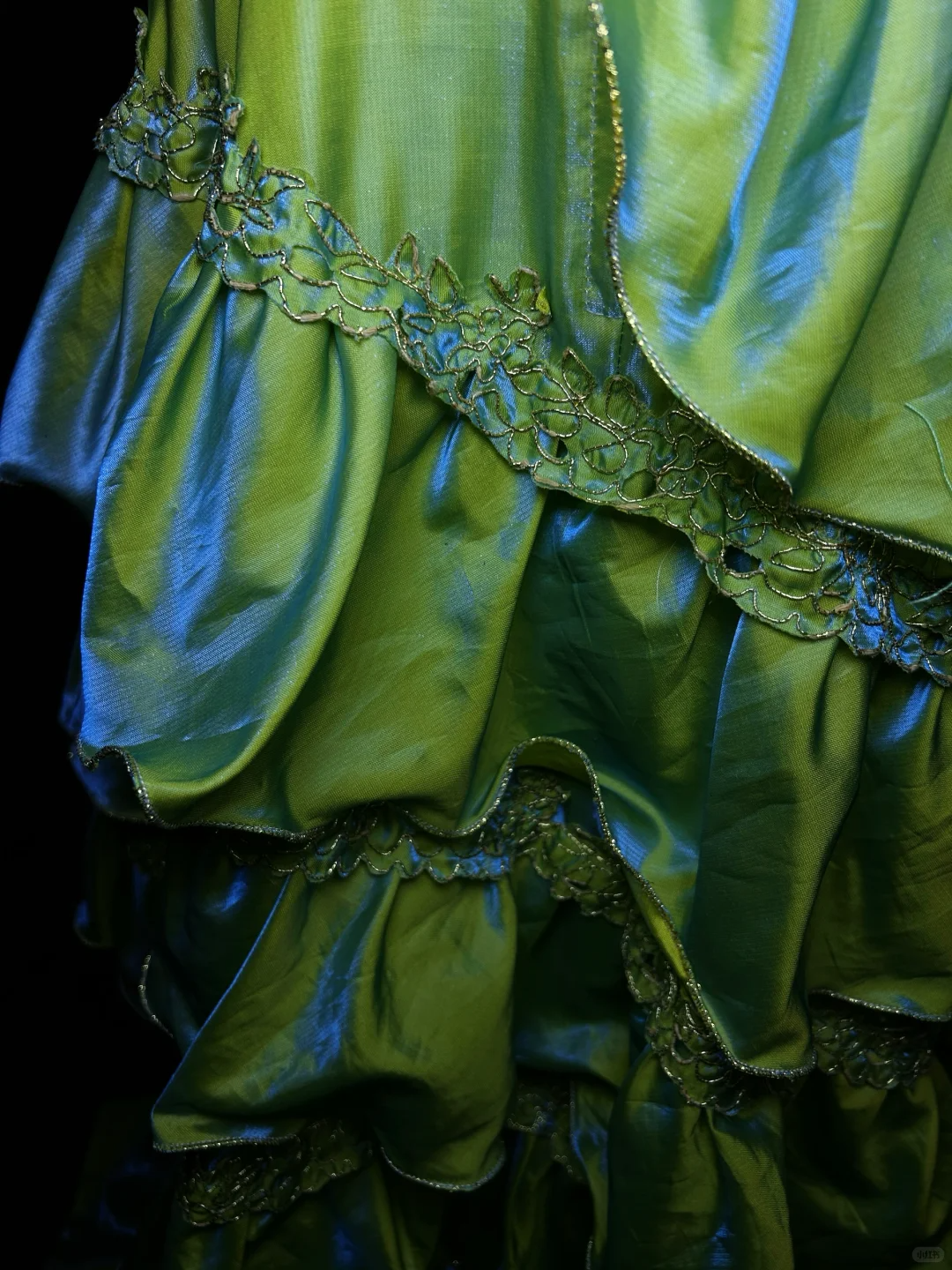 Gorgeous Green Beaded Applique Spaghetti Strap A-Line Satin Ruffles Prom Dress Evening Dress HZ1024