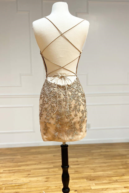 Halter Lace Appliques V-Neck Sleeveless Lace-Up Short Homecoming Dress