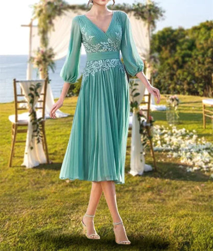 A-Line Lace V Neck Knee Length Mother Of The Bride Dresses Elegant