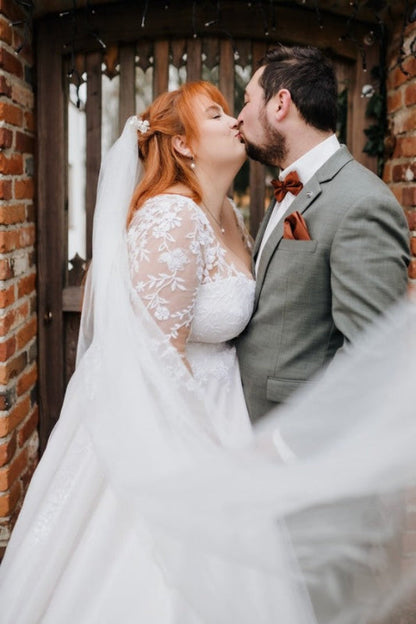 Gorgeous Tulle Lace Aline Wedding Dress Long Sleeves with Appliques