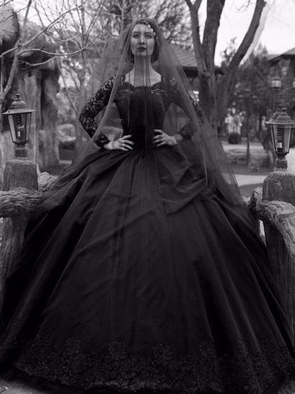 Gothic Wedding Dresses Princess Long Sleeves Lace Taffeta Vintage Bridal Gown