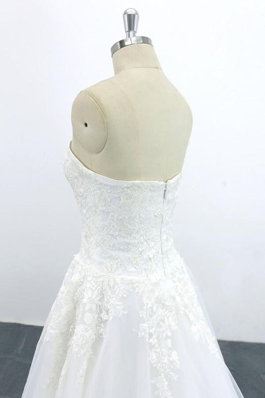 Graceful Strapless Appliques Tulle Wedding Dress