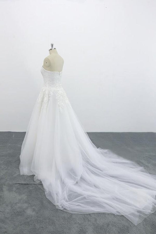 Graceful Strapless Appliques Tulle Wedding Dress