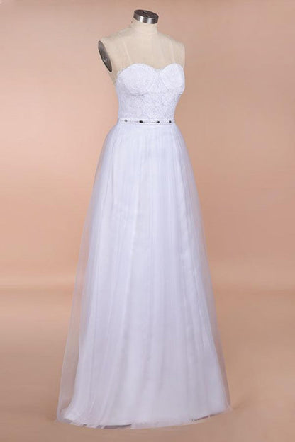 Graceful Strapless Tulle Lace A-line Wedding Dress