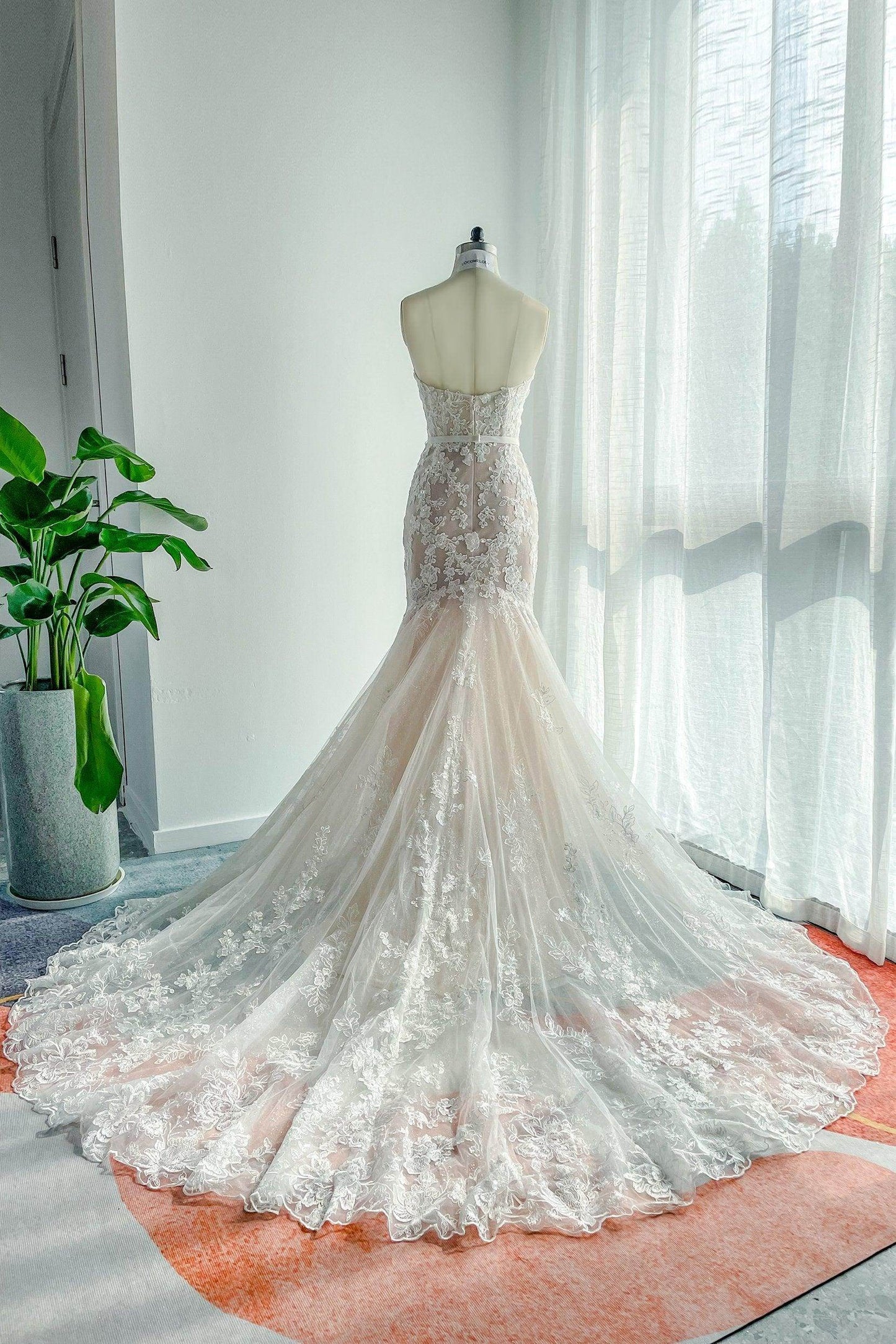 Trumpet-Mermaid Chapel Train Lace Tulle Wedding Dress CW3134
