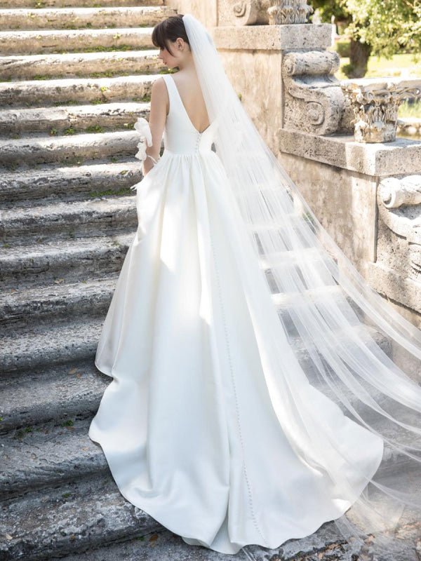 Ivory A-Line Wedding Dresses With Train Sleeveless Pockets V-Neck Backless Satin Fabric Long Bridal Gowns