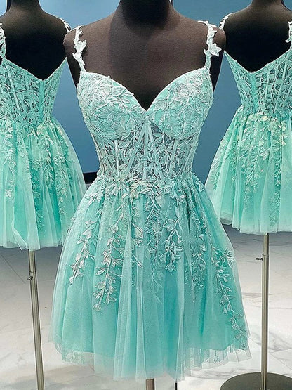 A-line Princess Tulle Applique Sweetheart Sleeveless Tight Bra Short Homecoming Dress