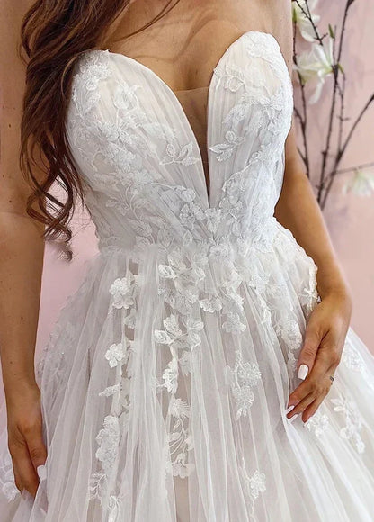 A-line Sleeveless Appliqued Tulle Wedding Dress