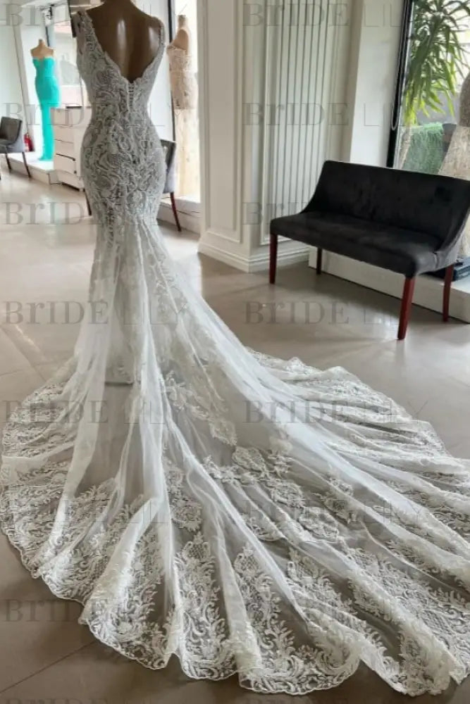 Mermaid Lace Sweetheart Wedding Dress V-neck Long Bridal Dress with Train