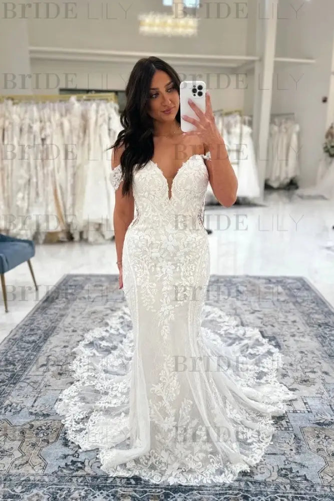 Off-the-Shoulder Sweetheart Ivory Lace Wedding Dress Mermaid Bridal Gown