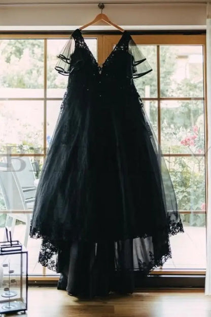 Plus Size Black Wedding Dress Aline V-Neck Tulle Short Sleeves Ball Gown