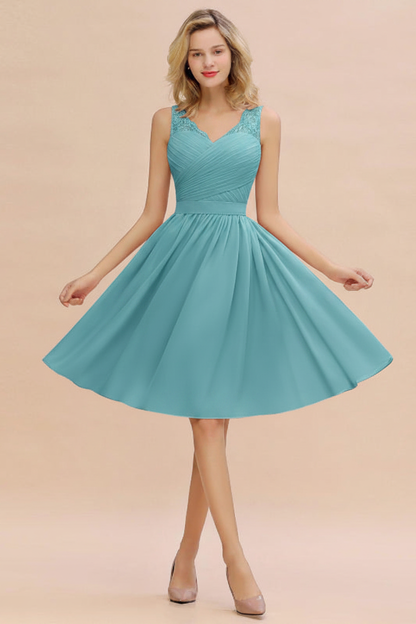 Elegant Ruffle Chiffon Short Bridesmaid Dress Sleeveless V-Neck Aline Knee Length Homecoming Dress