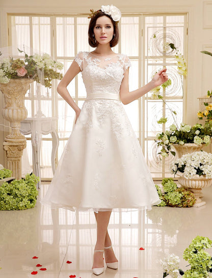 Short Wedding Dresses Ivory Lace Applique Vintage Bridal Dress Illusion Sweetheart Open Back Tea Length Wedding Reception Dresses