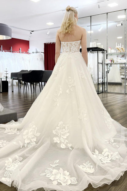 Simple Lace Aline Wedding Dress Strapless Sweetheart Tulle Long Bridal Dress