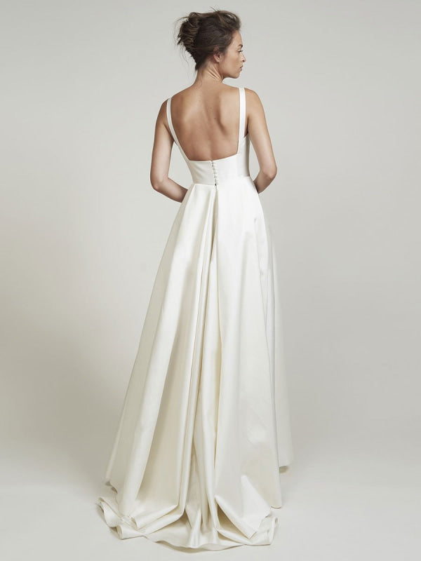 Square Neck Vintage Wedding Dresses Sleeveless Satin Court Train Sash Bridal Dress