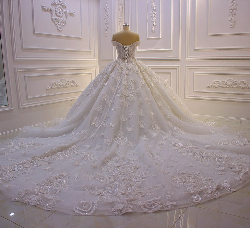 Sweetheart Off-the-Shoulder Backless Lace Wedding Dress Ruffles with Tulle Appliques