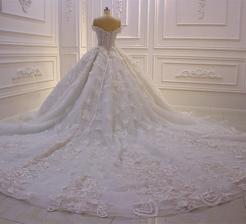 Sweetheart Off-the-Shoulder Backless Lace Wedding Dress Ruffles with Tulle Appliques