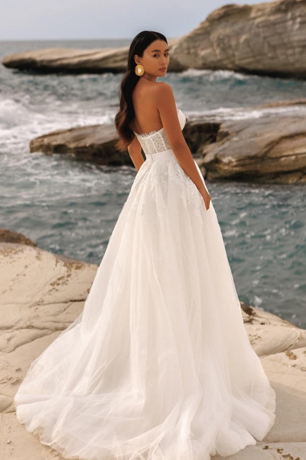 Sweetheart Aline Bridal Dress Lace Appliques Beach Wedding Dress Sleeveless