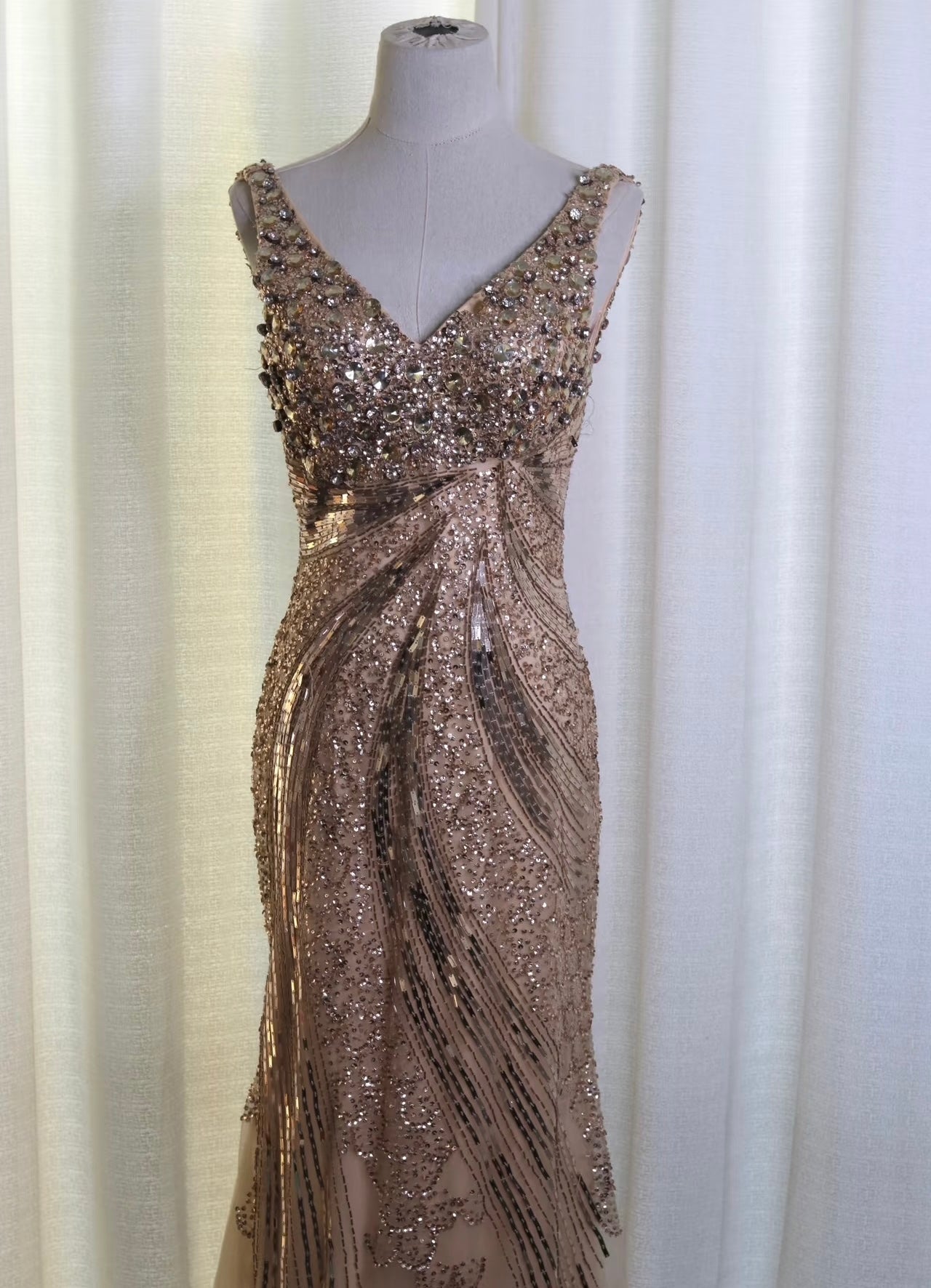 Luxurious Gold V-neck Mermaid Sequined Long Prom Dress Evening Dress cc5349