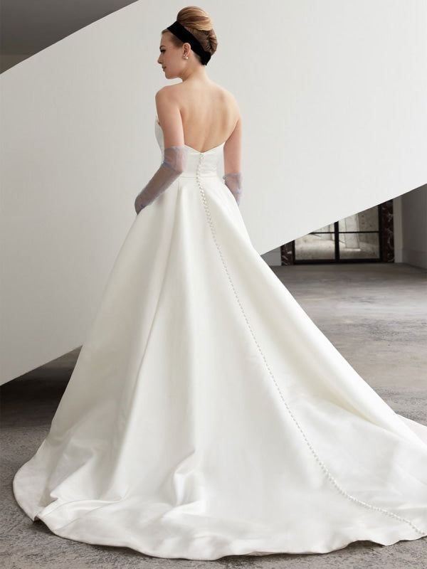 White A-Line Wedding Dresses With Train Sleeveless Pockets Strapless Backless Satin Fabric Bridal Dresses