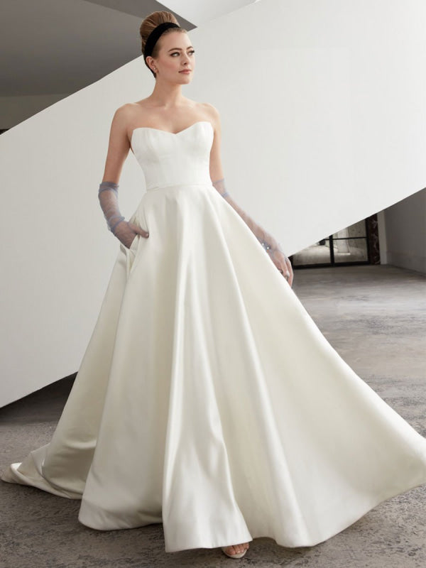 White A-Line Wedding Dresses With Train Sleeveless Pockets Strapless Backless Satin Fabric Bridal Dresses