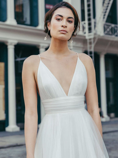 White Wedding Dress V-Neck Sleeveless With Train Backless Long Bridal Dresses