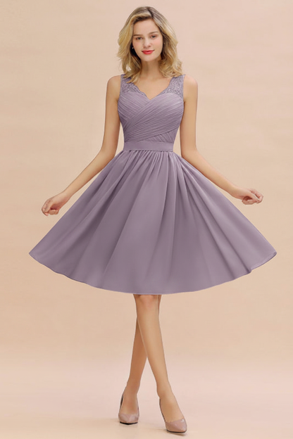 Elegant Ruffle Chiffon Short Bridesmaid Dress Sleeveless V-Neck Aline Knee Length Homecoming Dress
