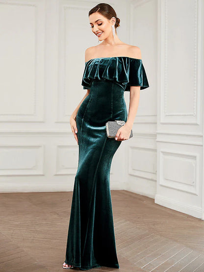 Mermaid / Trumpet Bridesmaid Dress Strapless Sleeveless Elegant Floor Length Velvet with Pleats / Draping / Solid Color